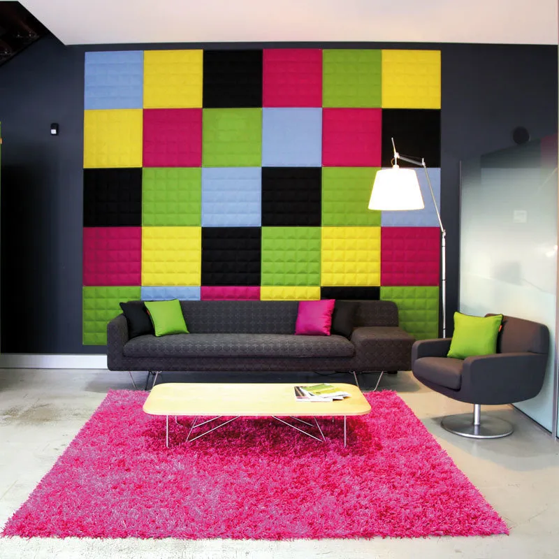 带有吸音板的客厅