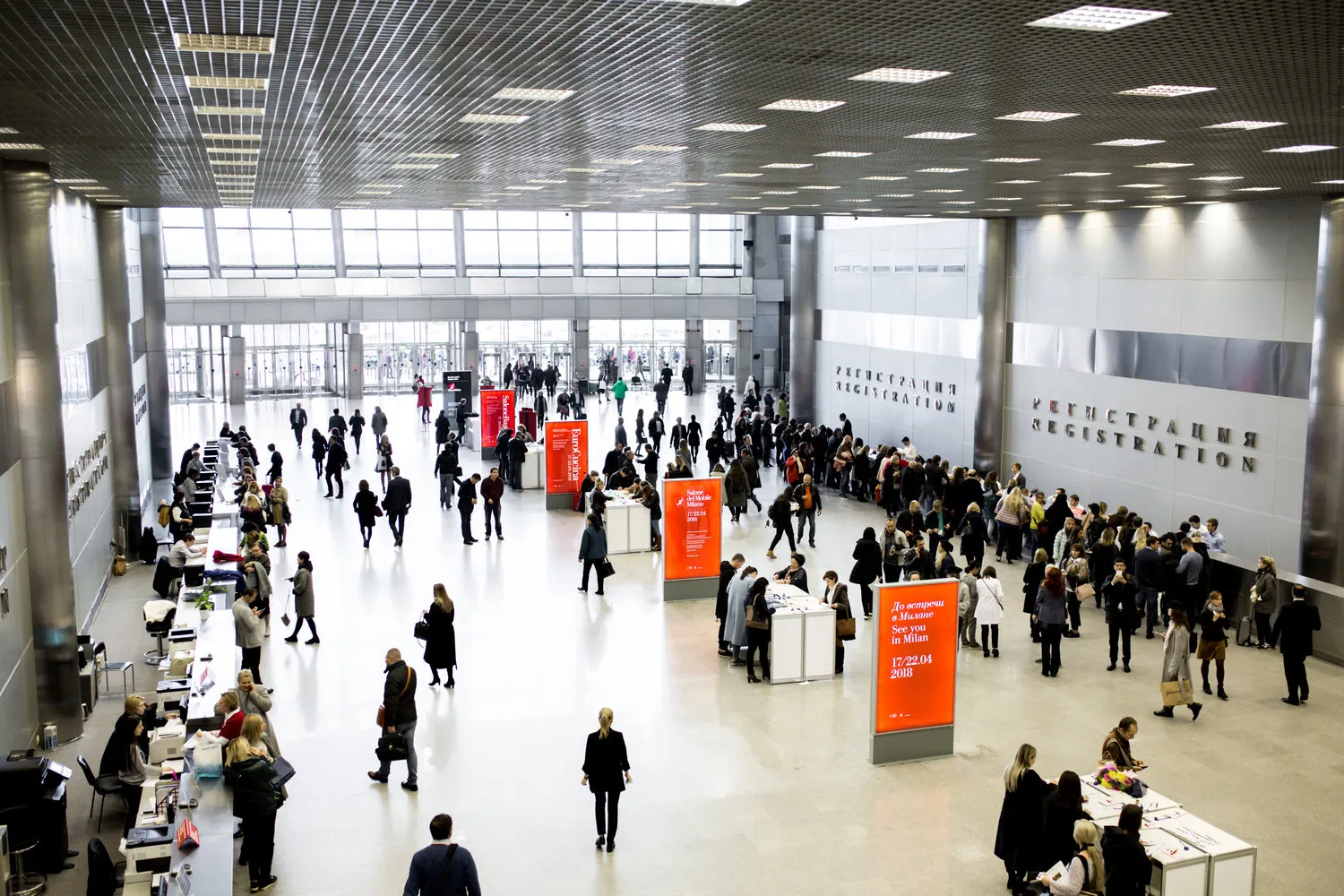 照片:Olga Kosyrev,指南,Fabio Novembre,米兰莫斯科家具展 – 我们网站上的照片