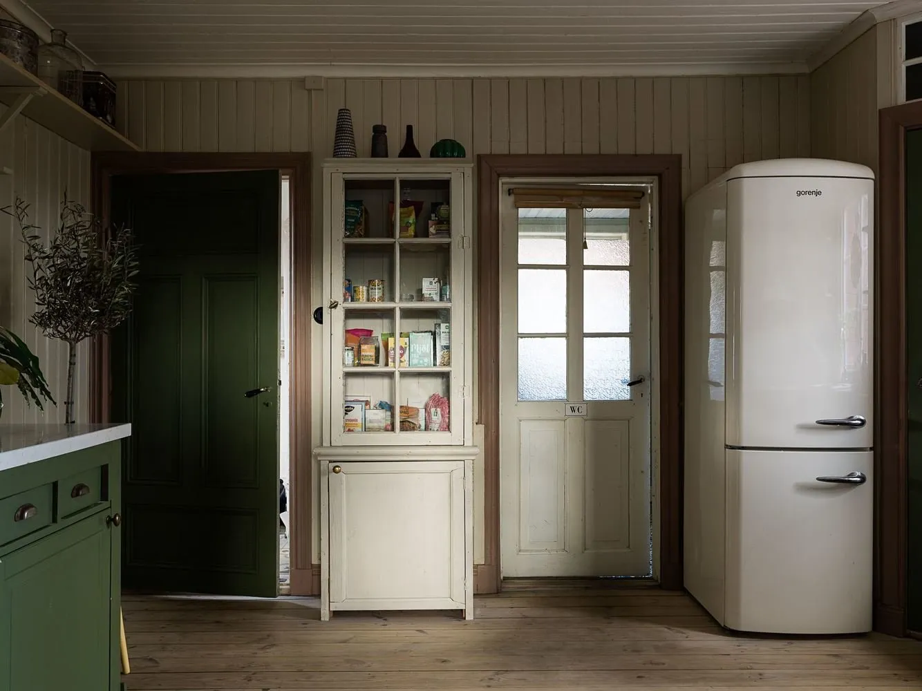 Photo: Kitchen and Dining Room in Provence and Country Style, Scandinavian, Eclectic, House, Sweden, Cottage, Home and Garden, 4 or more – photos on our site