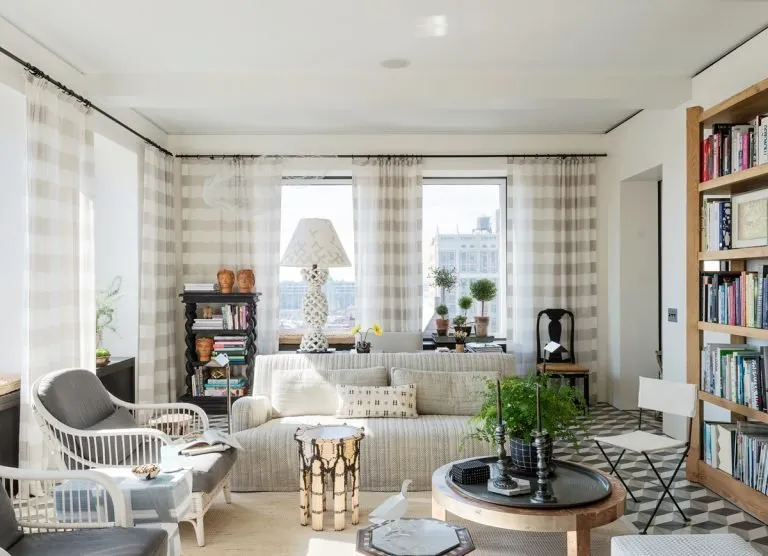 照片：普罗旺斯和乡村风格客厅，室内装饰，小公寓，纽约指南 – 我们网站上的照片