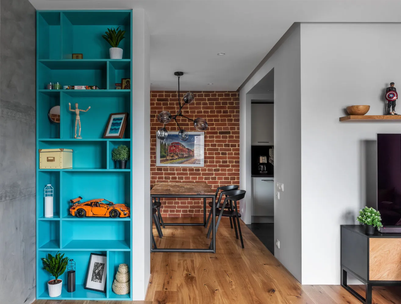 Фотография: Гостиная в стиле Лофт, Советы, Умный дом, современный интерьер, Павел Герасимов, Geometrium, Константин Цепелев, мнения профи, «Точка дизайна», энциклопедия_интерьер, PARA Studio, Bright BURO, Ира Носова, Кирилл Игнатьев, Таша Цыба – фото на нашем сайте