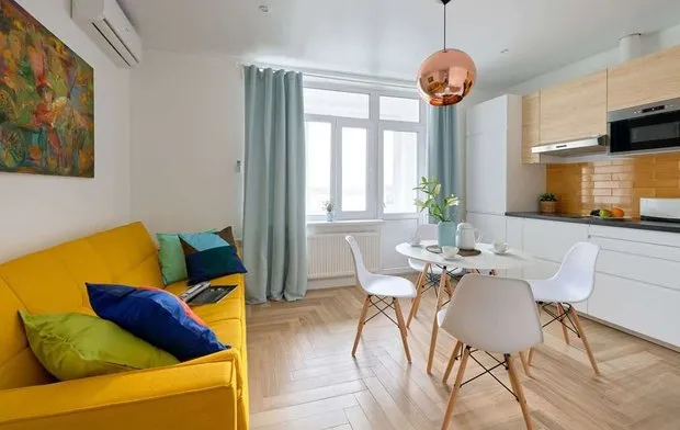 照片:厨房和餐厅在现代、指南中 – 我们网站上的照片