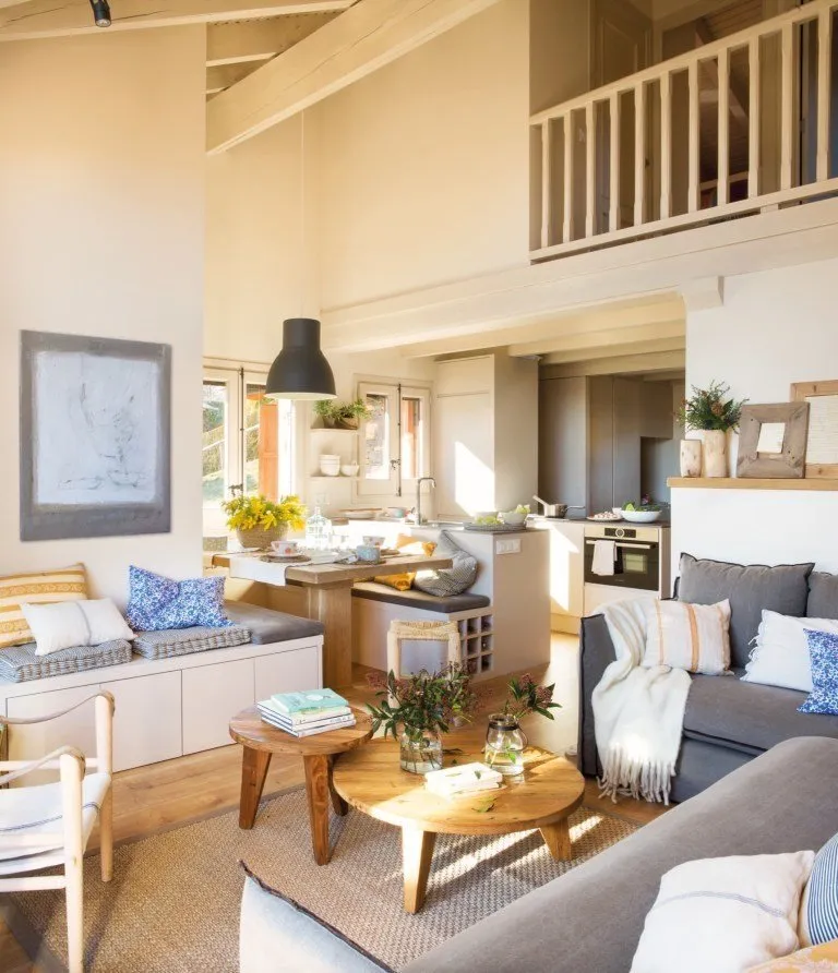 照片:生态风格厨房与餐厅,房屋,西班牙,木屋,米色,家居与花园,4人或更多,超过90平方米 – 网站上的照片