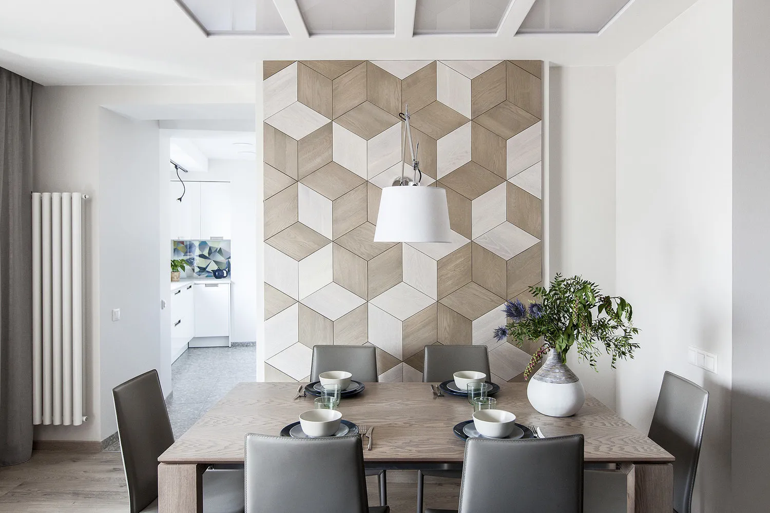 Foto: Küche und Esszimmer im Moderne-Stil, Renovierung in der Praxis, Laminat, Laminat auf dem Boden, Laminat auf der Wand – Fotos auf unserer Website