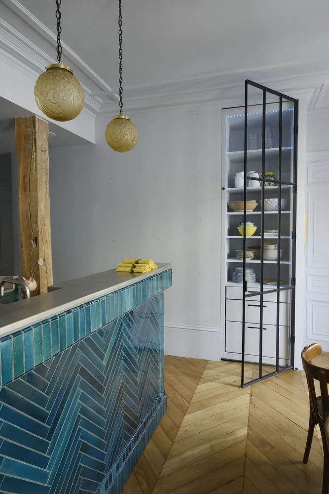 Photo: in style , Scandinavian, Modern, Apartment, White, Paris, Red, Blue, Guide, Over 90 square meters – photo on our website