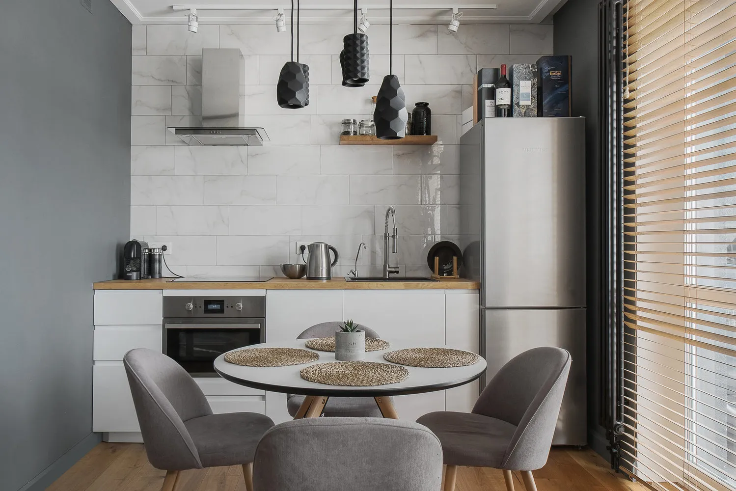 Фотографія: Кухня та столова в стилі Скандинавський, Поради, енциклопедія_інтер’єру, помилки у ремонті, Олексій Полікарпов – фото на нашому сайті