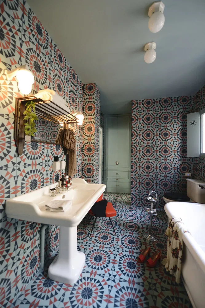 Photo: in style , Scandinavian, Modern, Apartment, White, Paris, Red, Blue, Guide, Over 90 square meters – photo on our website