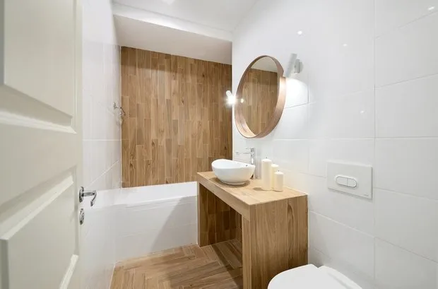 Foto: Baño en estilo moderno, minimalismo, consejos, #cómoahorrar – foto en nuestro sitio web