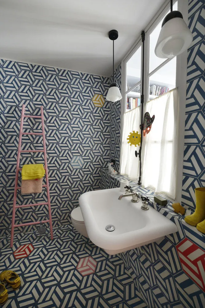 Photo: in style , Scandinavian, Modern, Apartment, White, Paris, Red, Blue, Guide, Over 90 square meters – photo on our website