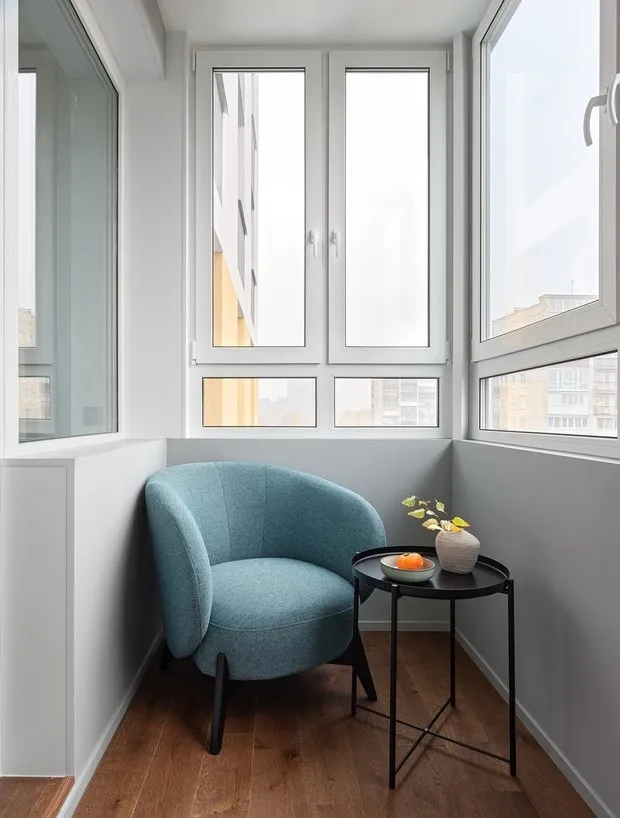 Foto: Balkon im modernen Stil, Wohnung, Projekt der Woche, Sankt Petersburg, 2 Zimmer, 40-60 m², Anastasia Zarqua – Foto auf unserer Website