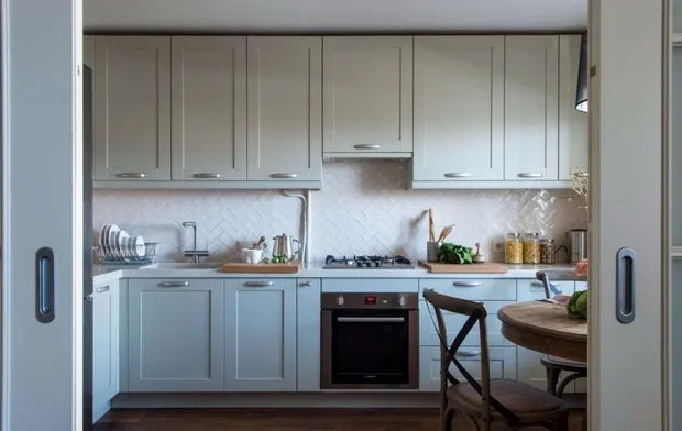 照片：普罗旺斯与乡村风格厨房和餐厅，改造，指南，伊琳娜·克里茨科娃，百科全书_改造，叶莲娜·科诺瓦洛娃，玛丽娜·斯维特洛娃，安德烈·里巴科夫，奥列西娅·别雷佐夫斯卡娅，尤莉亚·捷尔诺娃，卢德米拉·丹列维奇 – 我们网站上的照片