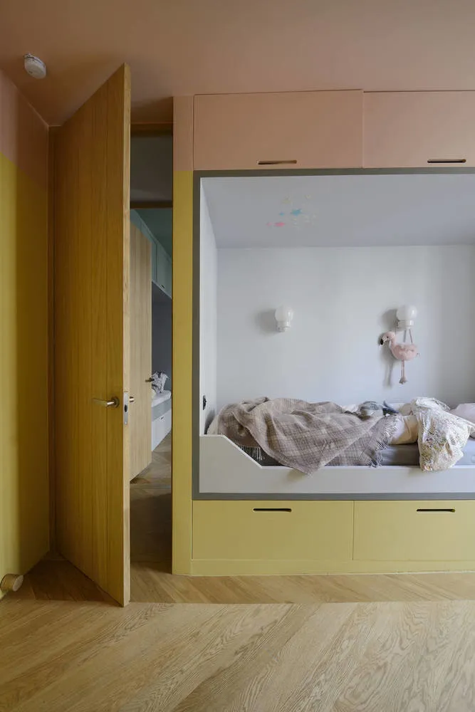 Photo: in style , Scandinavian, Modern, Apartment, White, Paris, Red, Blue, Guide, Over 90 square meters – photo on our website