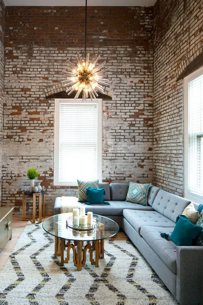 Foto: Wohnzimmer im Loft-Stil, Küche und Essbereich, Tipps, wie man ein Interieur im Loft-Stil gestaltet, wie man eine Wohnung im Loft-Stil einrichtet, Leroy Merlin, IN MY BOX, Anna Poshchanjeva – Foto auf unserer Website