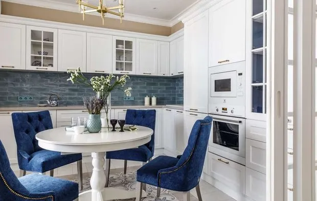 照片:厨房和餐厅在经典、现代、指南中 – 我们网站上的照片