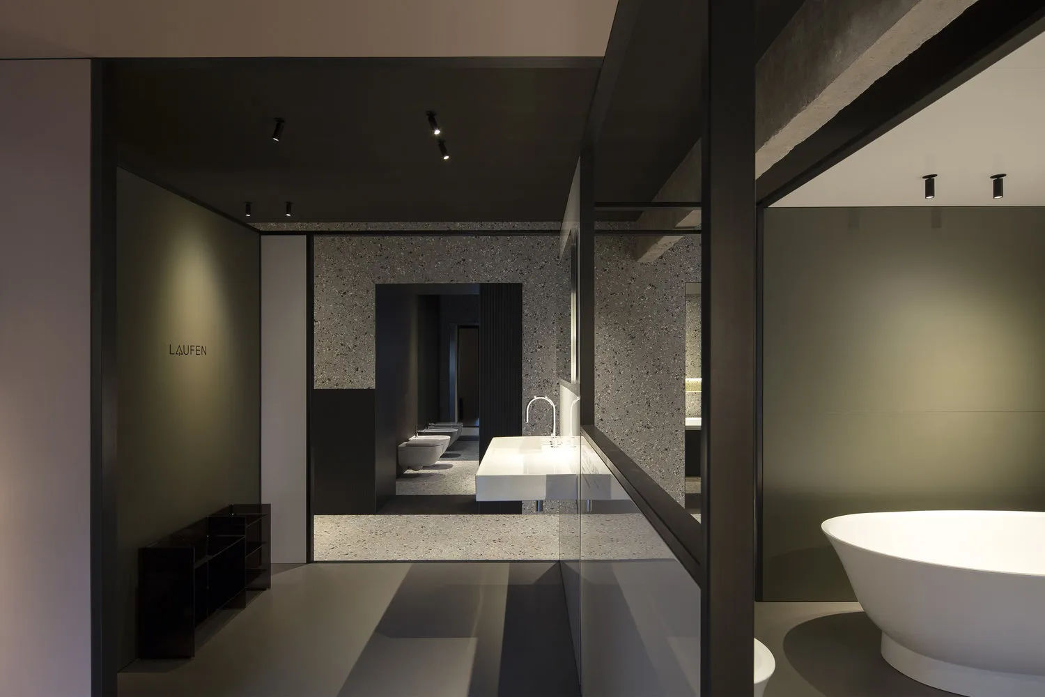 Бутик Laufen в Москве. Дизайн: Francesc Rife Studio