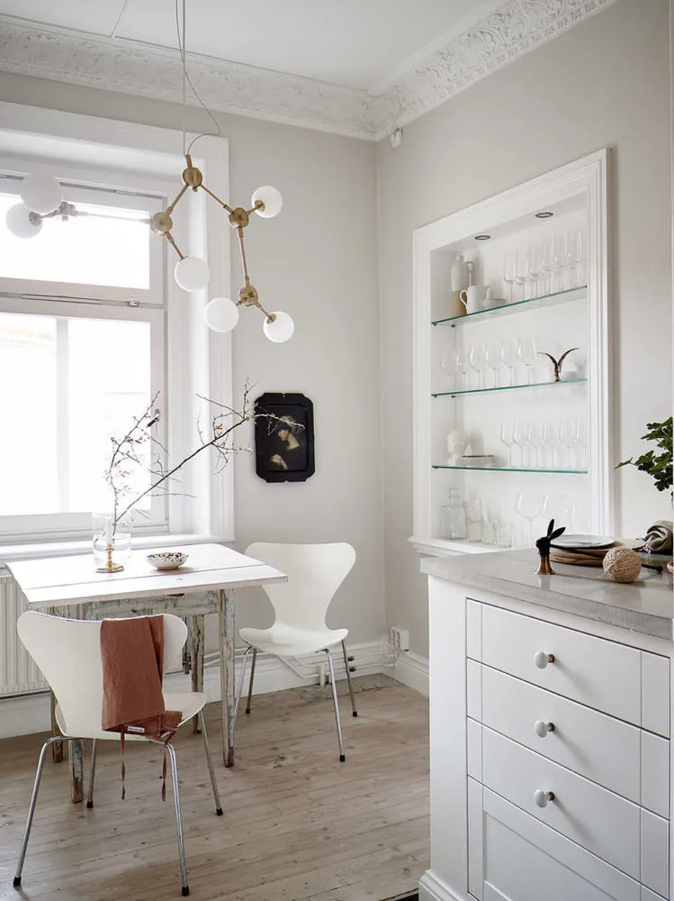 照片：厨房和餐厅，北欧、阁楼、现代、混合装饰、公寓，瑞典，装饰、家具和灯光、白色、极简主义、哥德堡、1室、最多40平方米，艾玛·菲舍尔 – 我们网站上的照片