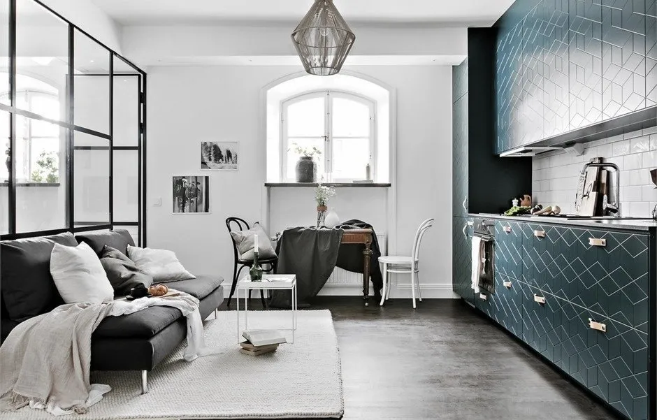 照片：北欧风格厨房和餐厅，小公寓，公寓，瑞典，技巧，斯德哥尔摩，1室，不超过40平方米 – 我们网站上的照片