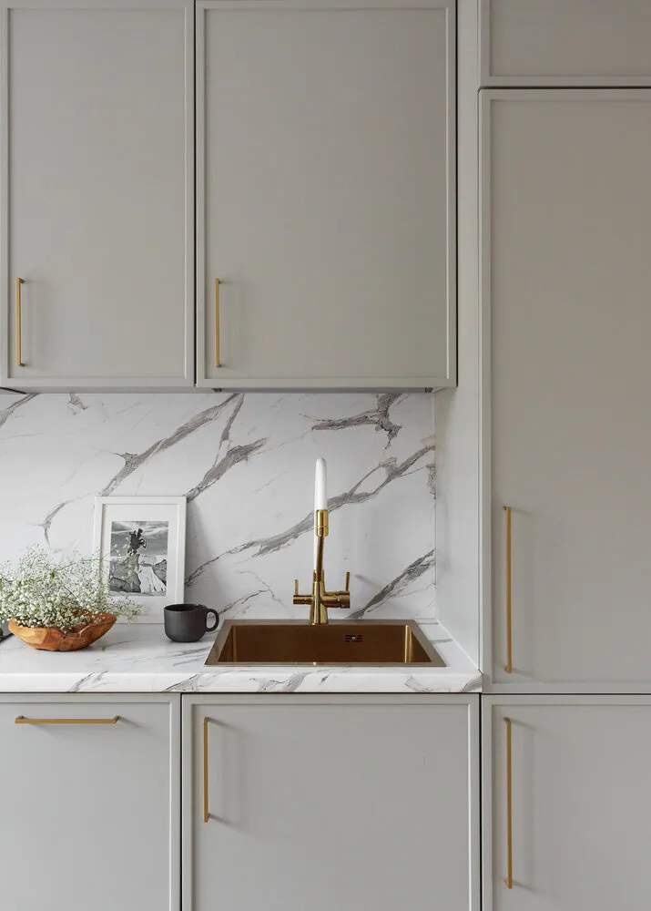 Foto: Cocina y comedor en estilo Clásico, Moderno, Apartamento, Proyecto de la Semana, San Petersburgo, Edificio de hormigón, 2 habitaciones, hasta 40 m², 40-60 m², Alena Matiso – foto en nuestro sitio web