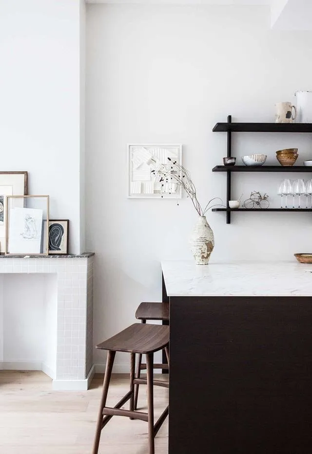 图片：北欧风格厨房与餐厅，米色，灰色，房屋和小屋——我们网站上的照片