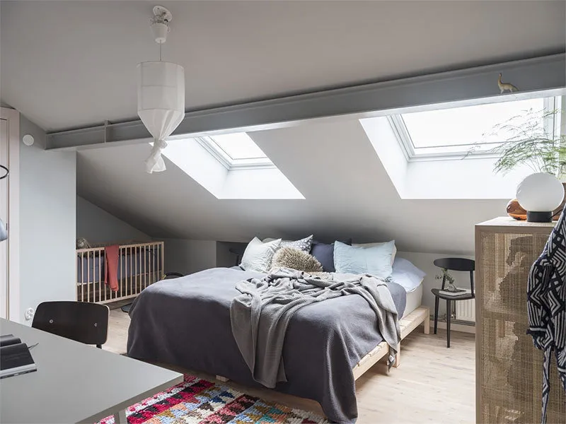 照片:北欧风格卧室,公寓,技巧,白色,极简主义,米色,蓝色 – 我们网站上的照片