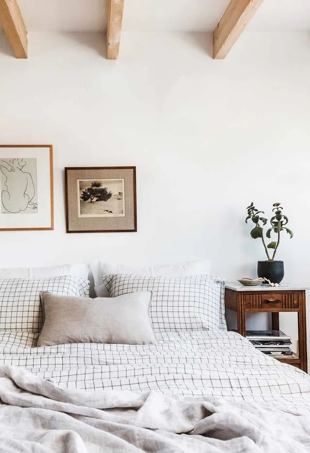 Фотография: Спальня в стиле Скандинавский, Бежевый, Серый, Дом и дача – фото на нашем сайте