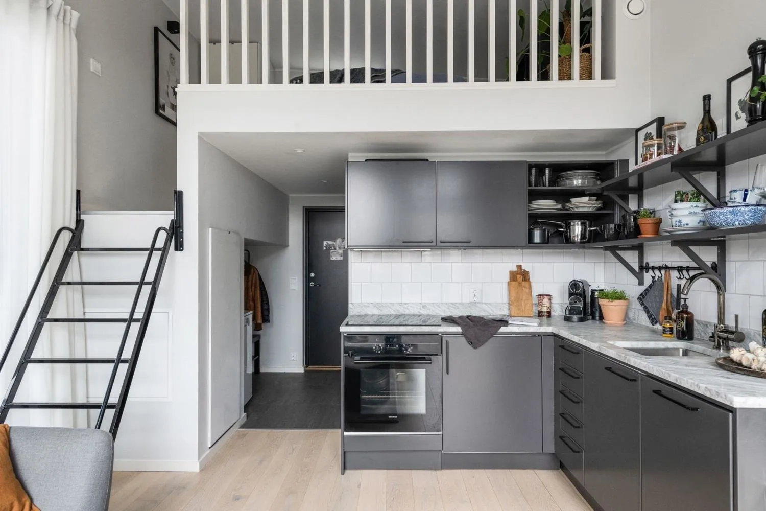 照片:白色、黑色、灰色,房屋与小屋,面积小于40平方米 – 我们网站上的照片