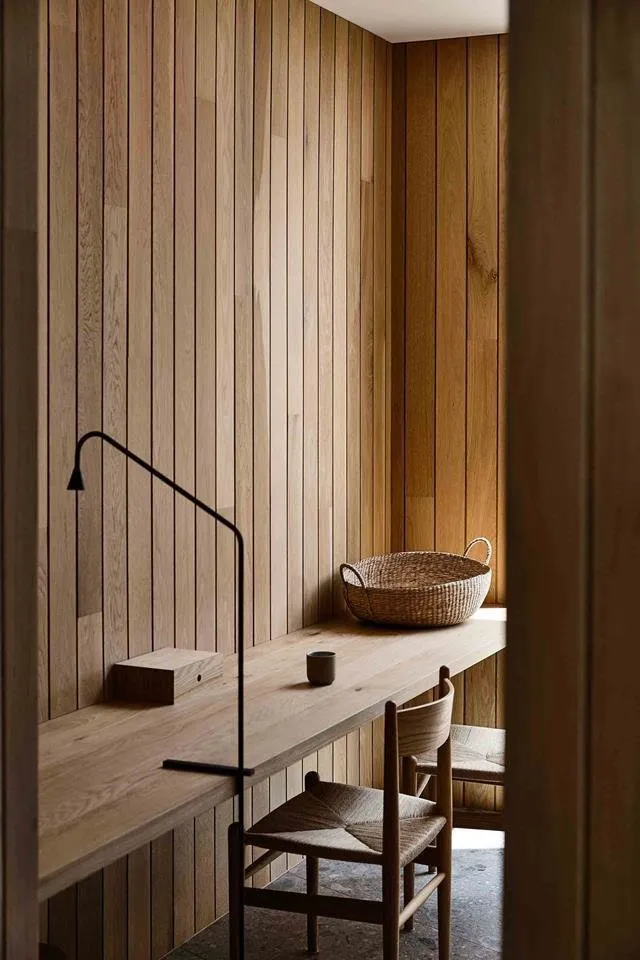 照片:极简风格其他区域,房屋、米色、灰色、生态 – 网站上的照片