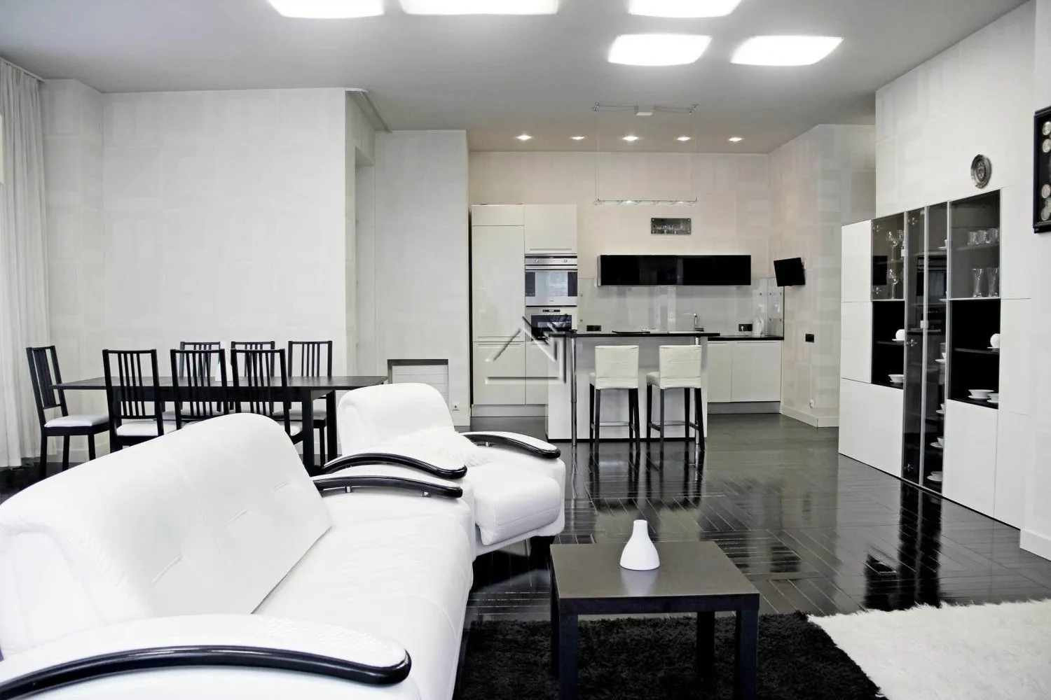 照片:黑白室内设计,提示 – 我们网站上的照片