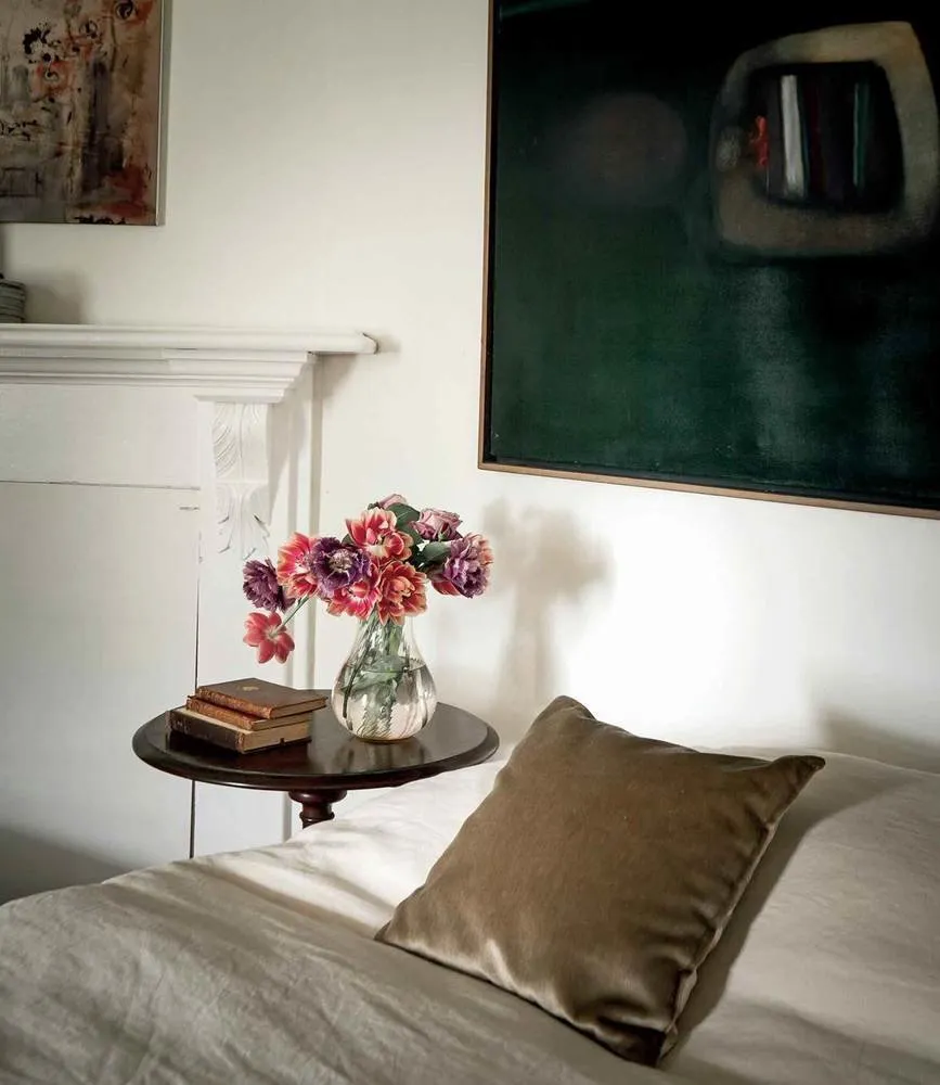 照片：北欧、普罗旺斯和乡村风格的卧室，房屋，白色，庄园，米色，棕色，家居和小屋，英国，威尔士 – 我们网站上的照片