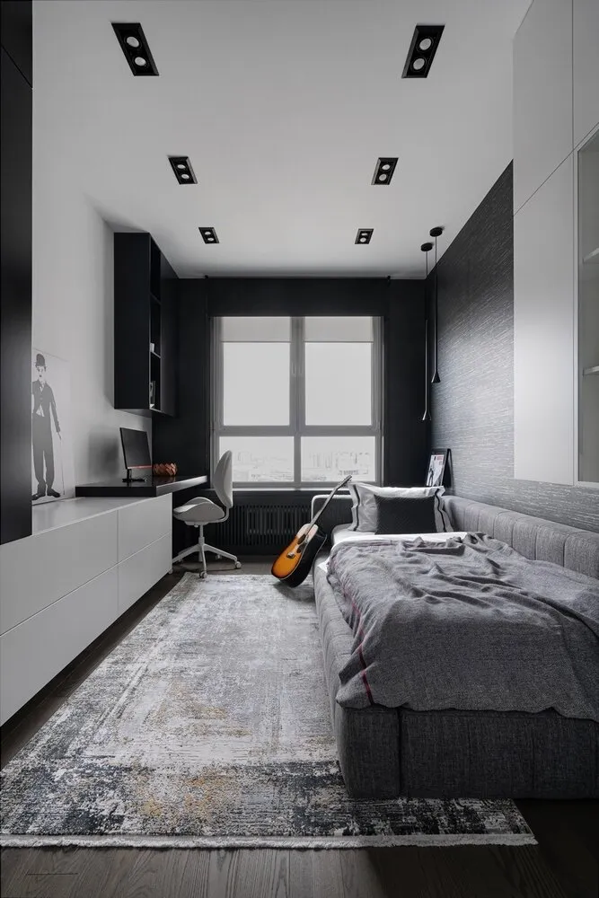 Todas las particiones están aisladas acústicamente porque el joven toca la guitarra.