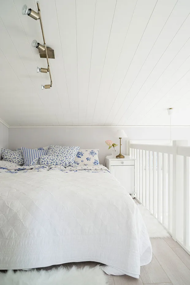 Photo: Scandi bedroom, Interior decor, House, Tips, Country house, Country and cottage photos on our website