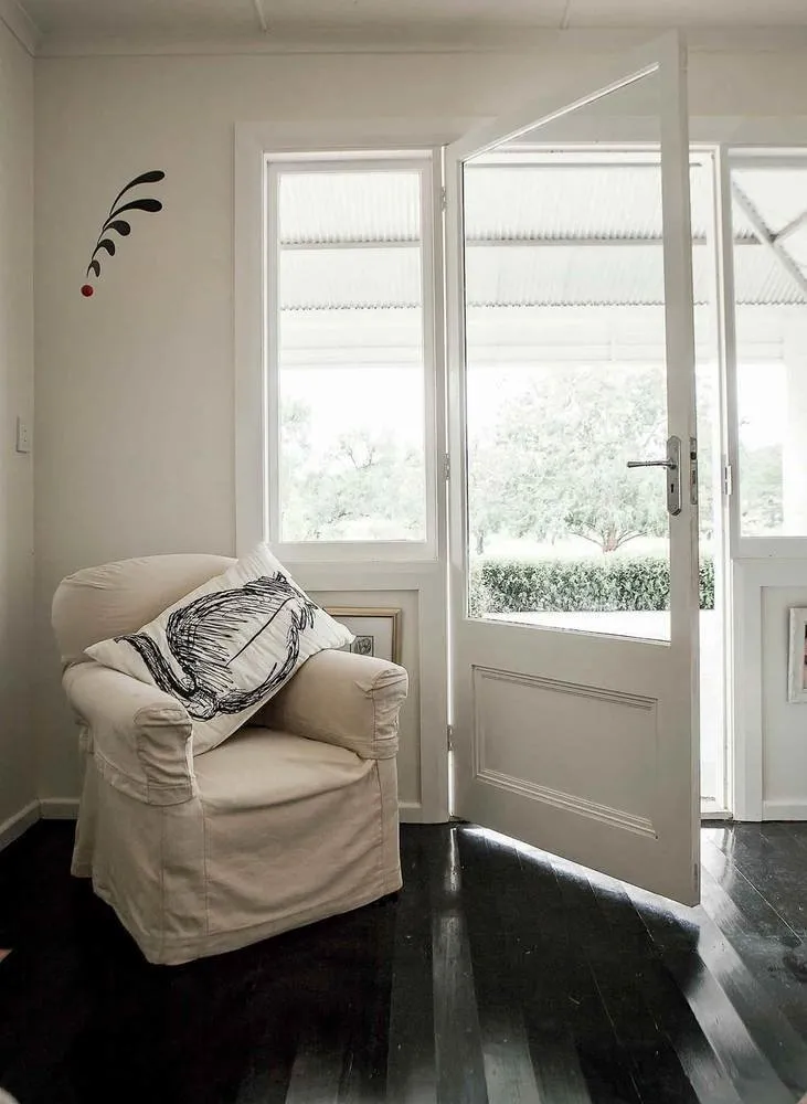 照片：北欧、普罗旺斯和乡村风格的走廊，房屋，白色，庄园，米色，棕色，家居和小屋，英国，威尔士 – 我们网站上的照片