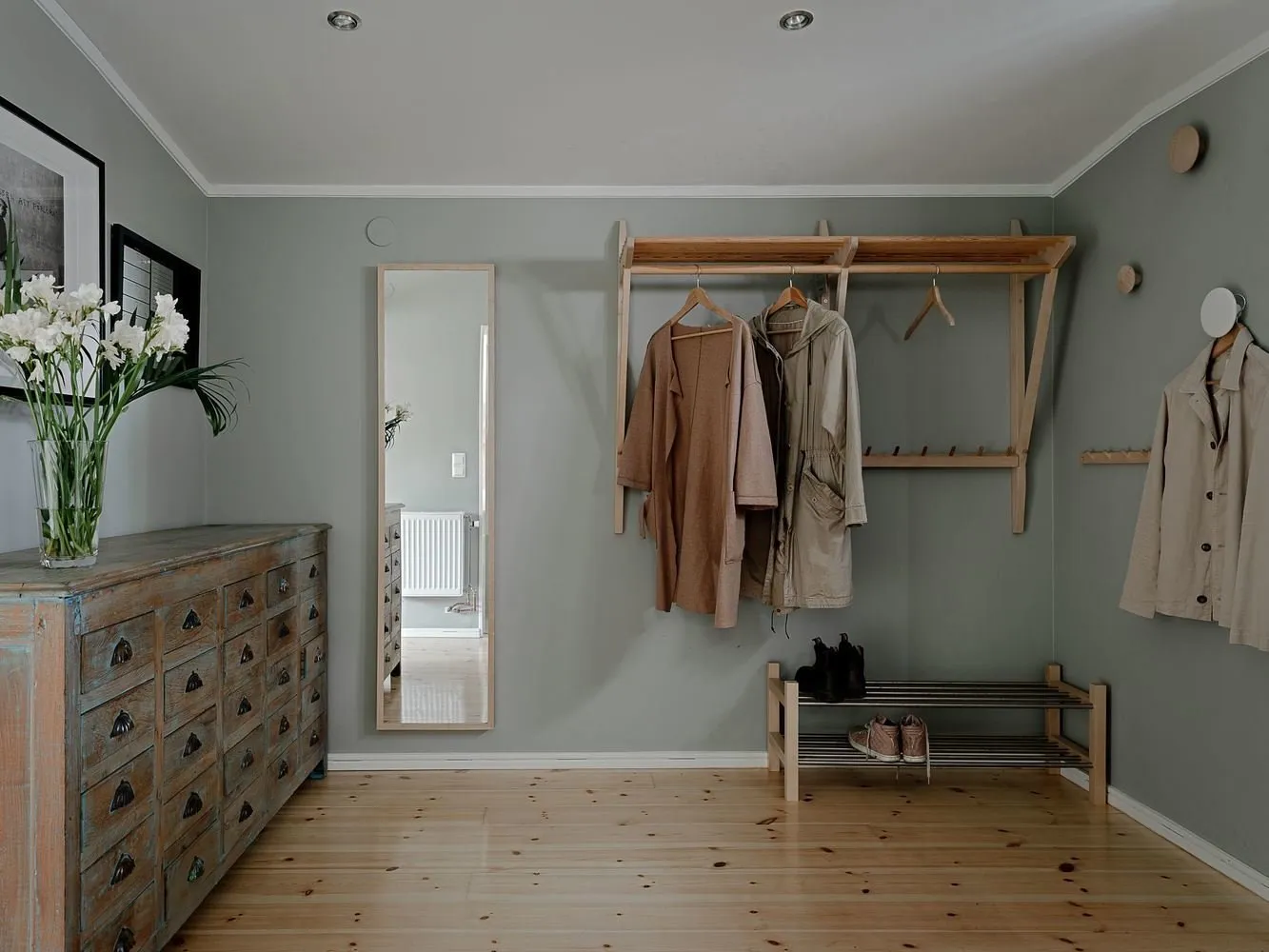 照片：斯堪的纳维亚风格、极简主义、房屋和小屋，4人或以上，超过90平方米 – 我们网站上的照片