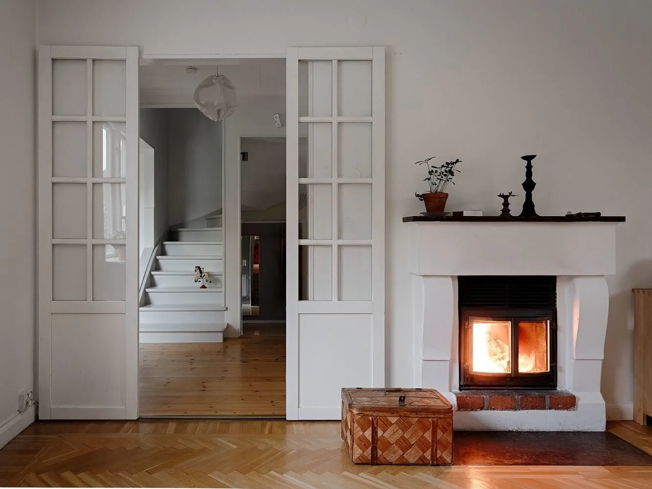 照片：斯堪的纳维亚风格、极简主义、房屋和小屋，4人或以上，超过90平方米 – 我们网站上的照片