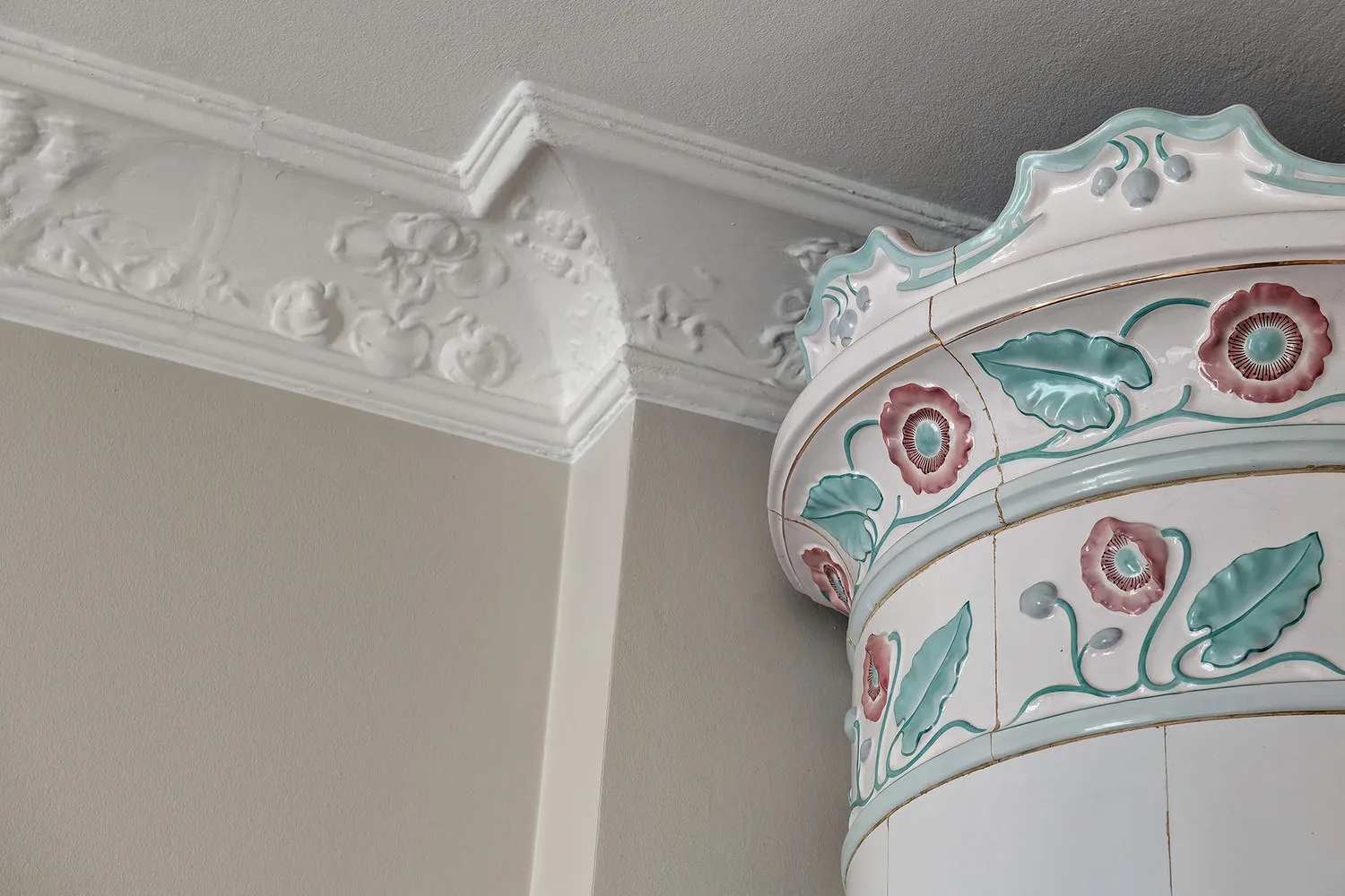 照片：北欧风格卧室，厨房和餐厅，客厅，折中主义，室内装饰，公寓，瑞典，白色，米色，斯德哥尔摩，灰色，北欧室内设计，北欧风格装饰，室内北欧风格，2个房间，60-90平方米，艾玛·菲舍尔 – 我们网站上的照片