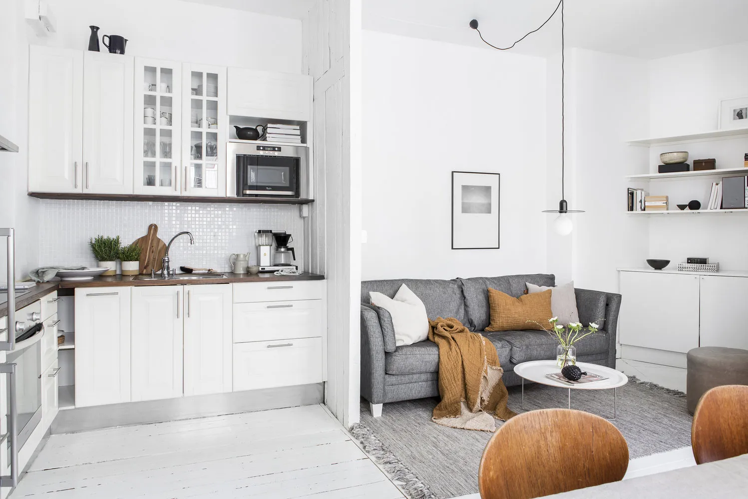 照片:厨房和餐厅斯堪的纳维亚风格、装饰与DIY,公寓,瑞典,白色,哥德堡,2室,40-60平方米 – 我们网站上的照片