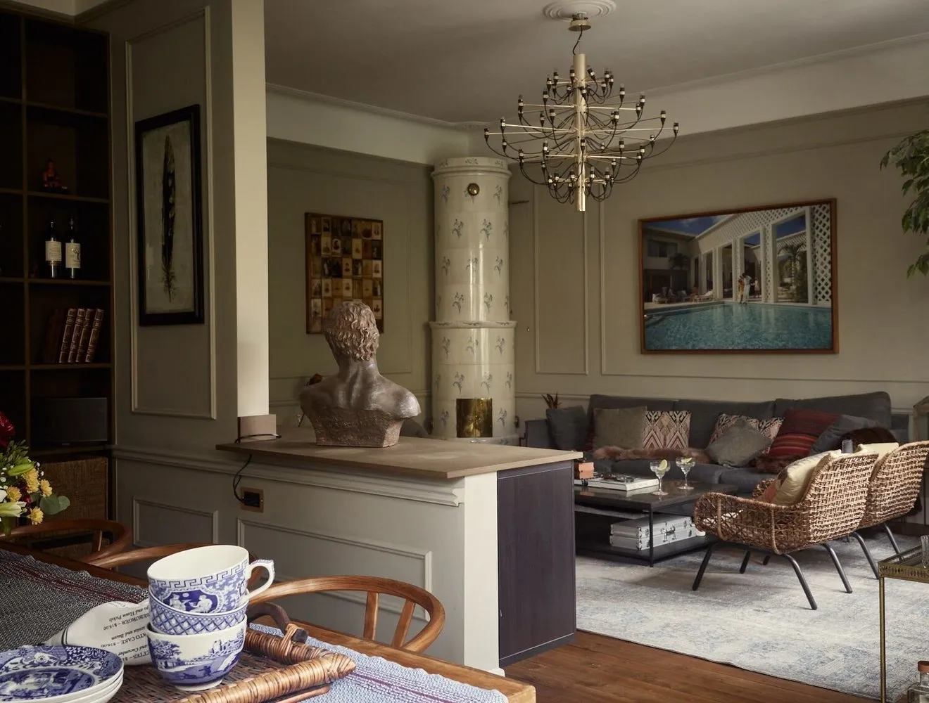 照片：北欧风格客厅，现代，室内装饰，公寓，瑞典，绿色，米色，棕色，4间或以上，面积90平方米以上 – 网站上的照片