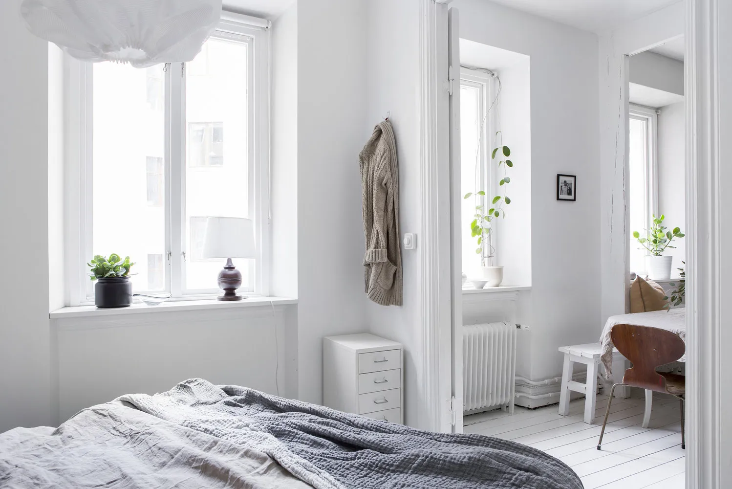 照片:卧室斯堪的纳维亚风格、装饰与DIY,公寓,瑞典,白色,哥德堡,2室,40-60平方米 – 我们网站上的照片
