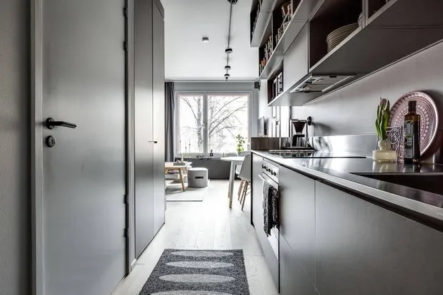 照片:北欧风格厨房和用餐区,室内装饰,紧凑型公寓,公寓,瑞典,灰色,小公寓的灵感,如何装饰小公寓,小公寓设计,1间房,不超过40平方米,室内百科全书 – 我们网站上的照片