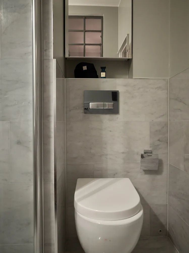 照片：极简风格浴室，北欧，现代，室内装饰，公寓，瑞典，绿色，米色，棕色，4间或以上，面积90平方米以上 – 网站上的照片