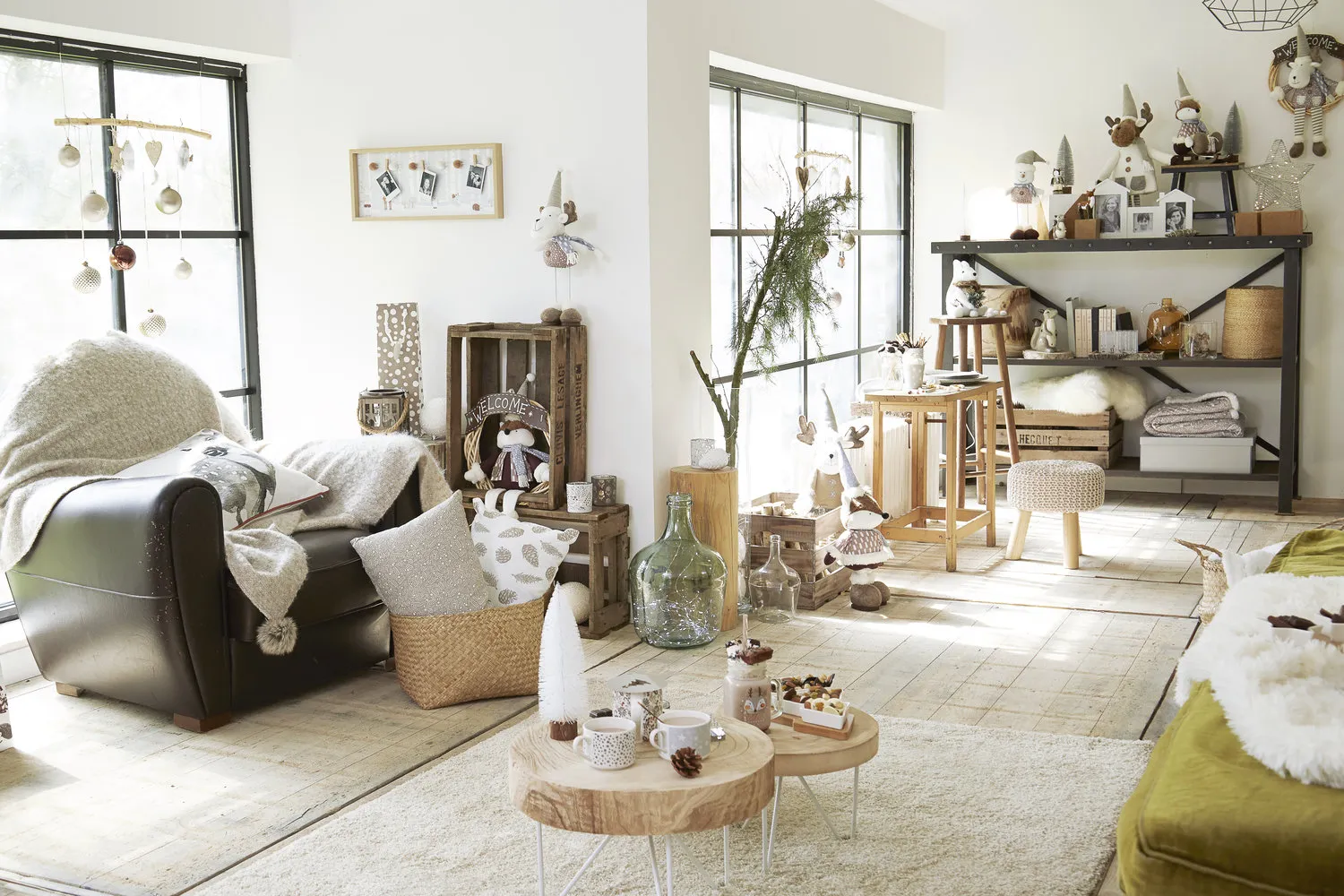 Photo: Living room in Scandinavian style, Interior decoration, Color schemes for interior, Holiday interior decoration, Ashan – photo on our website