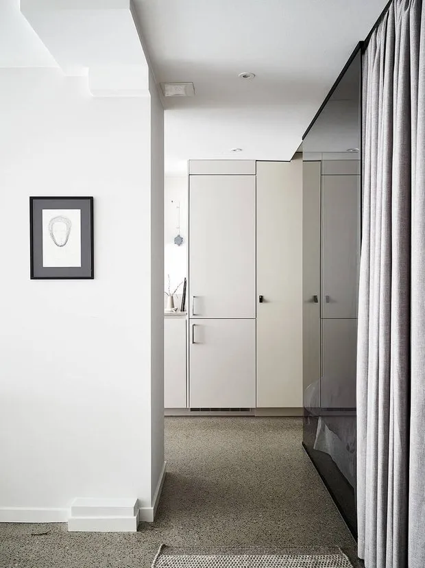 照片：现代、斯堪的纳维亚风格入口大厅室内装饰，公寓，瑞典，极简主义，米色，灰色，哥德堡，室内几何设计，斯堪的纳维亚极简主义，2室，40-60平方米 – 网站上的照片