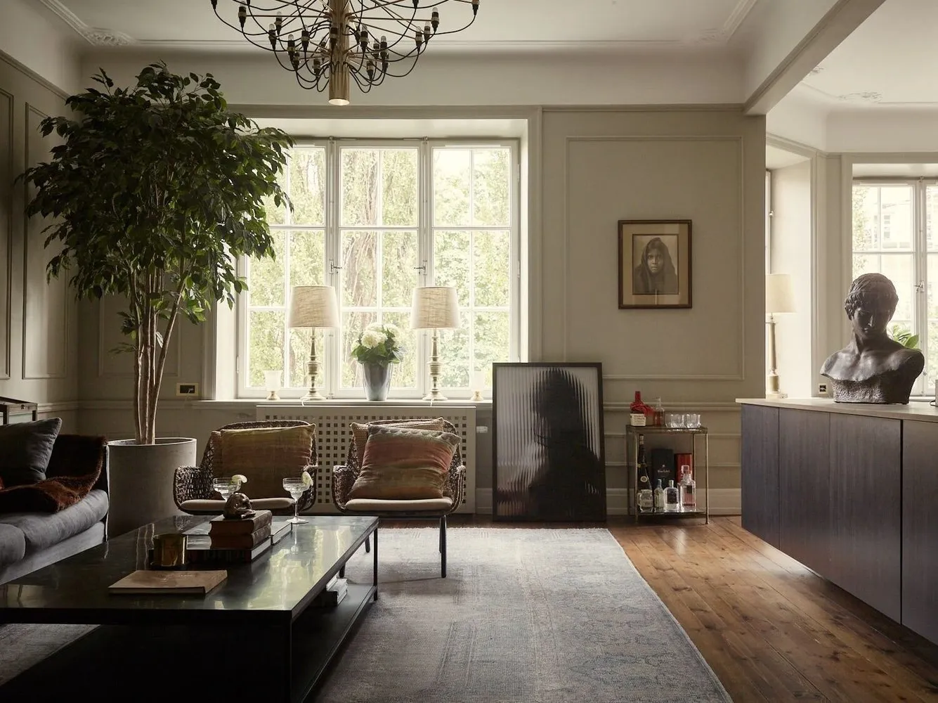 照片：北欧风格客厅，现代，室内装饰，公寓，瑞典，绿色，米色，棕色，4间或以上，面积90平方米以上 – 网站上的照片