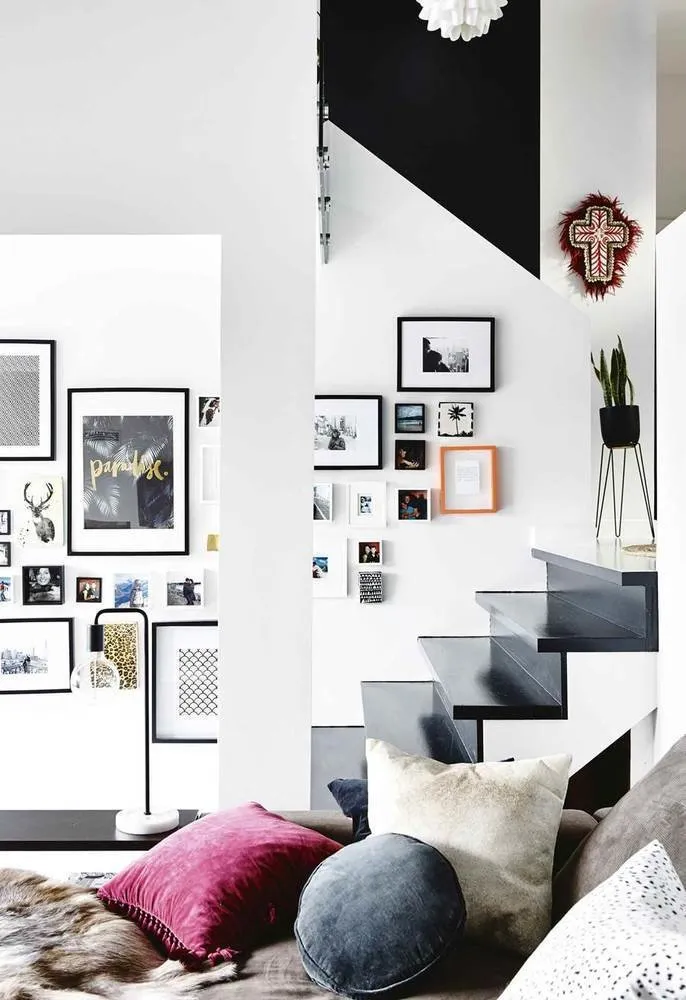 照片：斯堪的纳维亚风格客厅，房屋，澳大利亚，房屋与小屋 – 我们网站上的照片