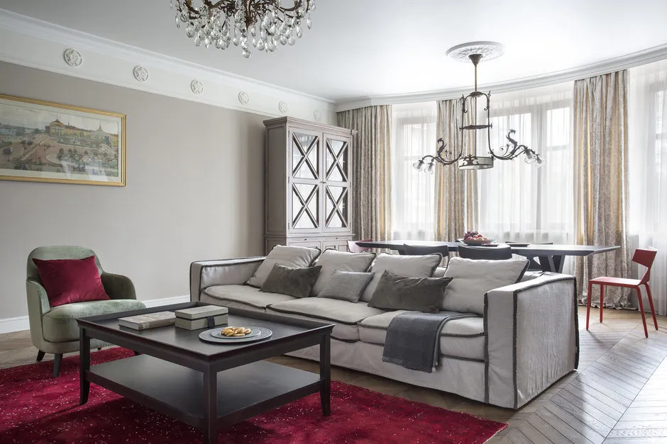 设计:伊琳娜·特拉夫金娜,纳塔莉亚·塔拉谢维奇