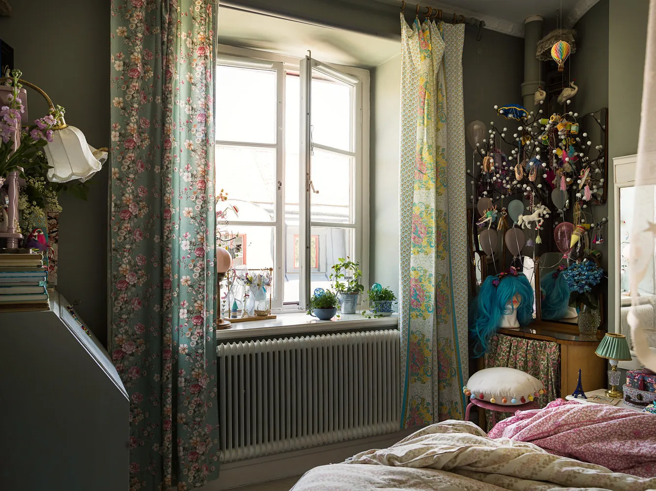 照片：普罗旺斯与乡村风格卧室，室内装饰，公寓，装饰，白色、米色、粉色，3室，40-60平方米 – 网站上的照片