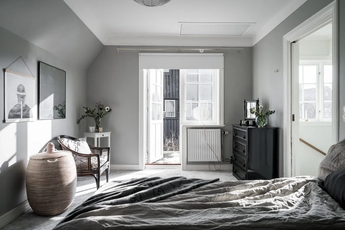 照片:北欧现代风格卧室,室内装饰,房屋,瑞典,灰色,哥德堡,中性色调装修,如何以现代风格布置房屋,4间及以上,90平方米以上 – 网站照片