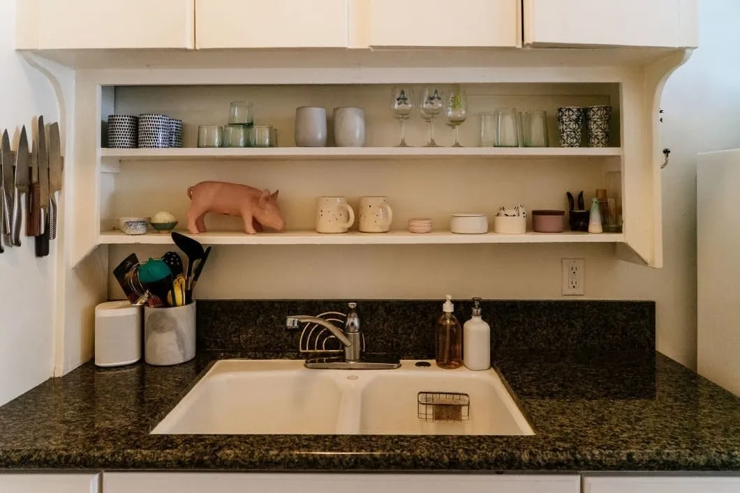 照片：北欧现代风格厨房和餐厅，公寓，小贴士，极简主义 – 网站上的照片