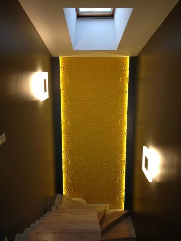 照片：极简风格走廊，提示 – 我们网站上的照片