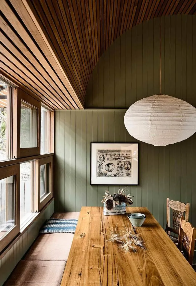 照片:普罗旺斯与小屋风格的厨房和餐厅,极简、绿色、棕色、生态、房屋与小屋 – 我们网站上的照片